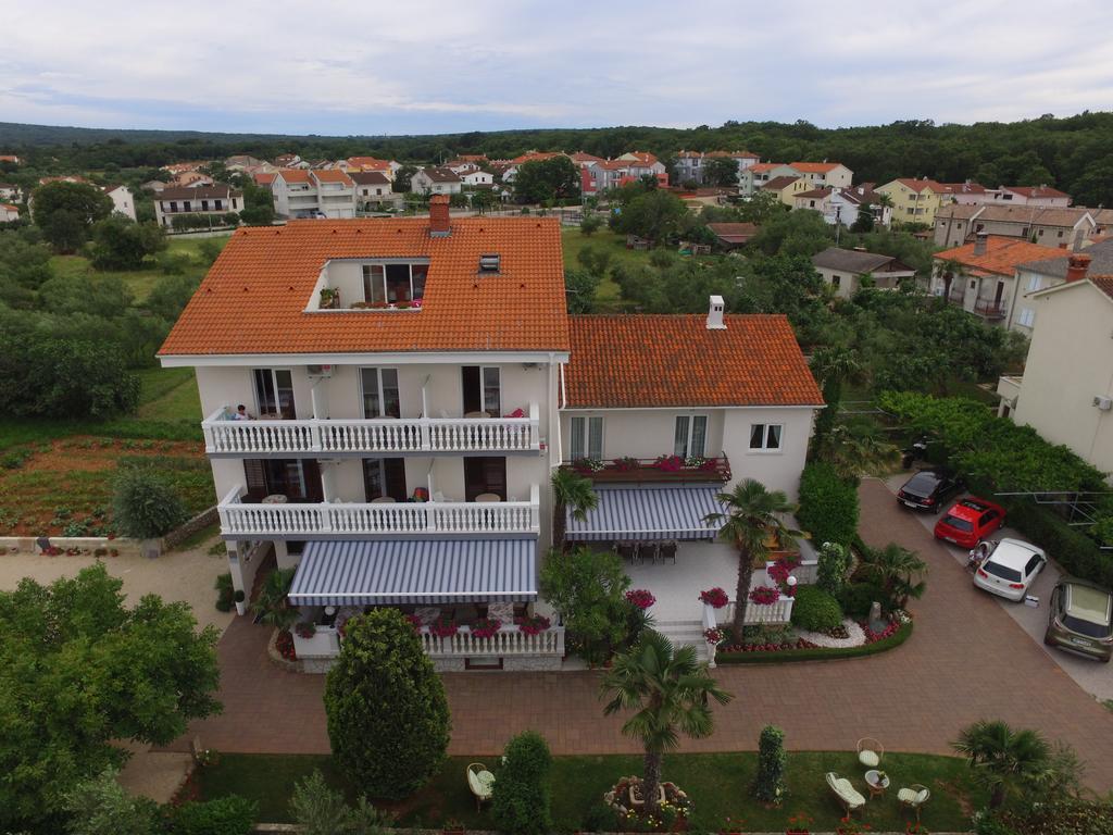 Guest House Katarina มาลินสกา ภายนอก รูปภาพ